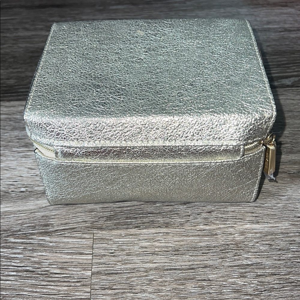ESTÉE LAUDER 3 Piece Makeup and Travel Bag Set - Picture 13 of 15